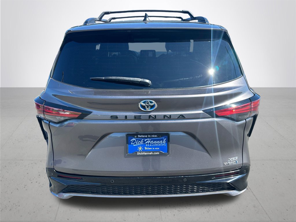 Used 2022 Toyota Sienna XSE w/ XSE Plus Package FWD image 8