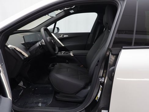 New 2026 BMW iX xDrive45 w/ Climate Comfort Package image 6