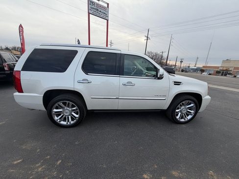 Used 2011 Cadillac Escalade Platinum image 6