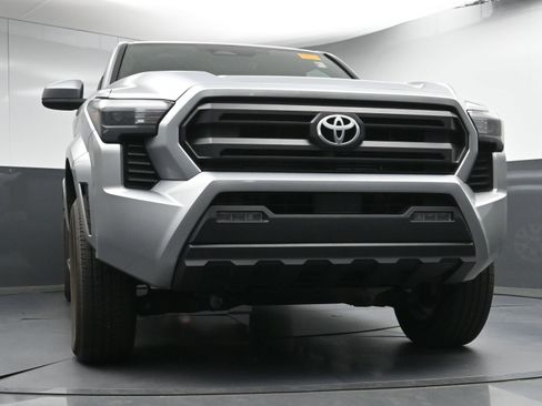 Certified 2025 Toyota Tacoma SR5 image 27