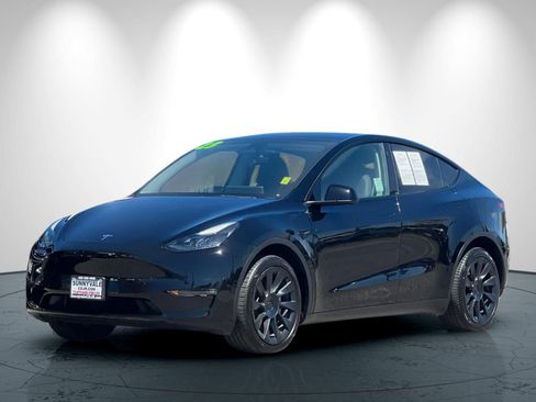 Used 2023 Tesla Model Y Long Range AWD/4WD image 8