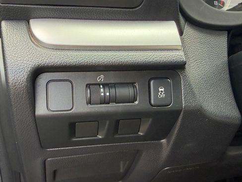 Used 2016 Subaru Crosstrek 2.0i Premium AWD/4WD image 11