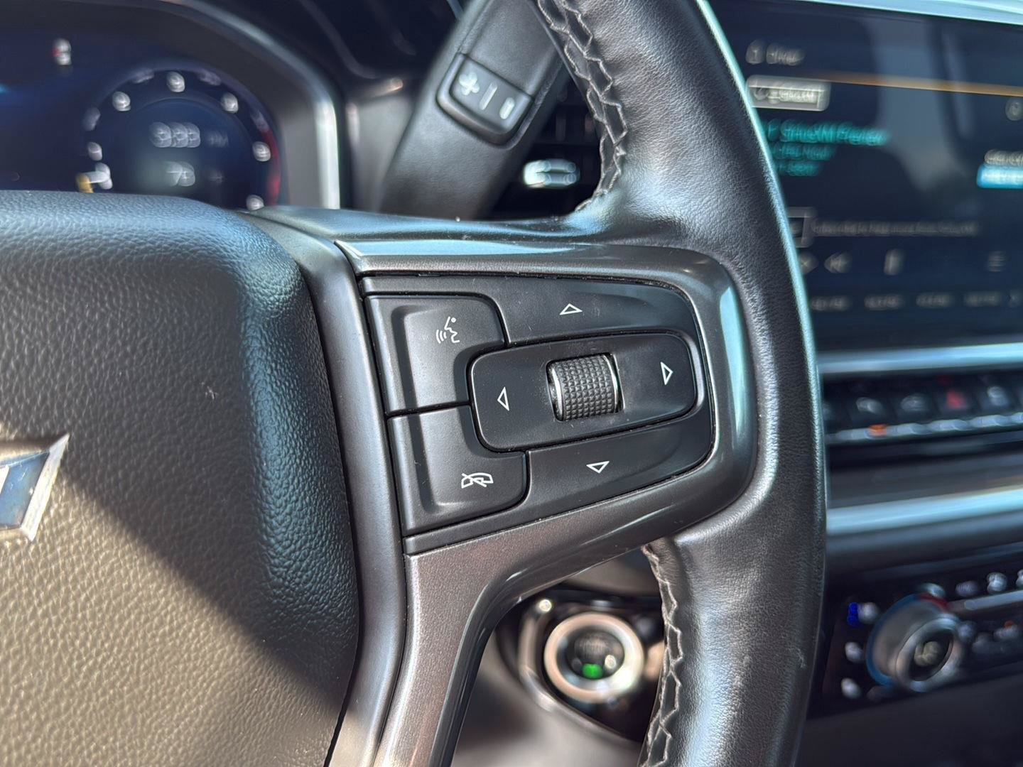 Used 2025 Chevrolet Silverado 3500 High Country w/ Technology Package AWD/4WD image 17