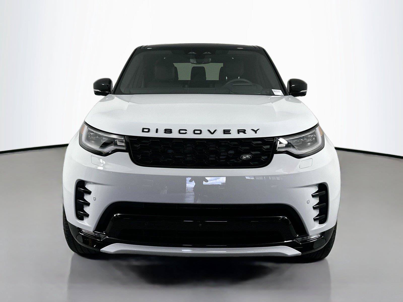 Certified 2025 Land Rover Discovery Dynamic SE AWD/4WD image 2