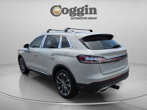 Used 2021 Lincoln Nautilus Reserve AWD/4WD image 3