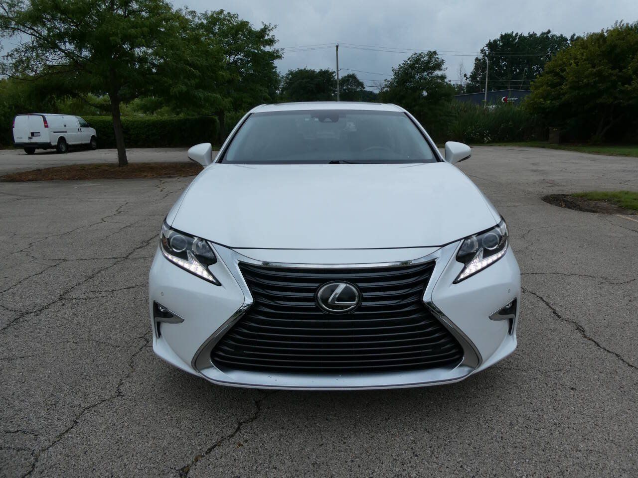 Used 2016 Lexus ES 350 w/ Premium Package w/Wood Trim FWD image 2