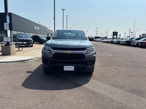 Used 2022 Chevrolet Colorado W/T RWD image 2
