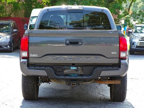 Used 2019 Toyota Tacoma TRD Sport w/ Technology Package AWD/4WD image 16