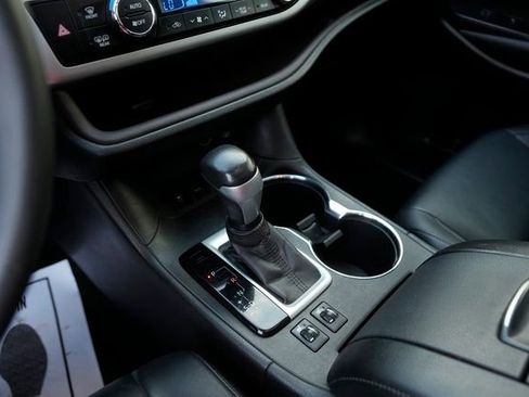 Used 2016 Toyota Highlander XLE image 28