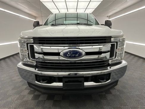 Used 2019 Ford F250 XLT w/ FX4 Off-Road Package image 2