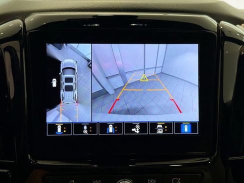 Used 2023 Chevrolet Traverse Premier AWD/4WD image 12
