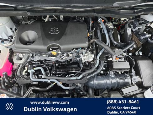 Used 2024 Toyota Sienna XLE image 28