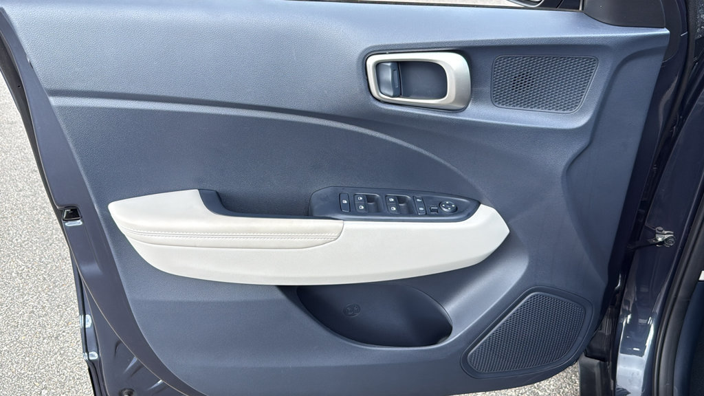 Used 2026 Hyundai Venue SEL FWD image 15