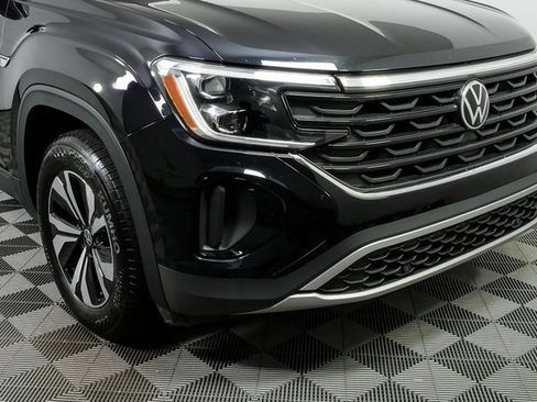 Certified 2024 Volkswagen Atlas Cross Sport SE image 36