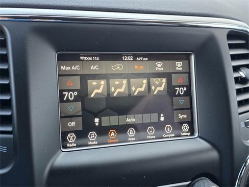 Used 2019 Jeep Grand Cherokee Laredo image 14