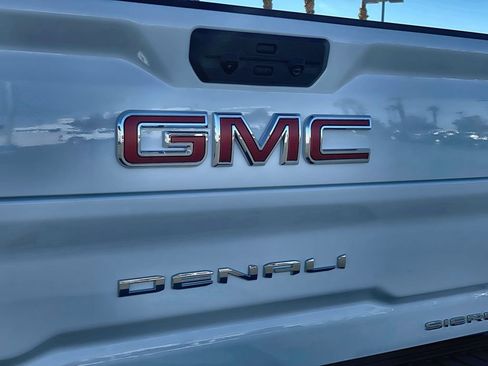New 2026 GMC Sierra 2500 Denali w/ Denali Reserve Package AWD/4WD image 40