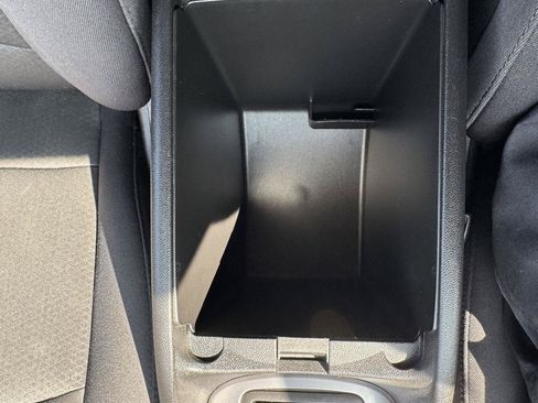 Used 2017 Chevrolet Malibu LT FWD image 24