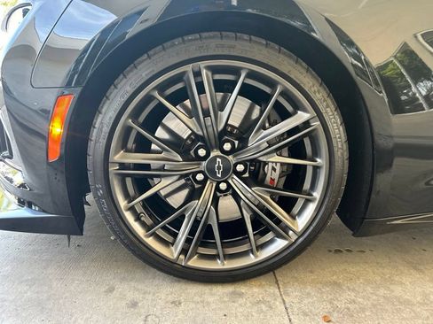 Used 2021 Chevrolet Camaro ZL1 RWD image 17