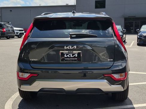 Used 2024 Kia Niro EX Touring FWD image 4