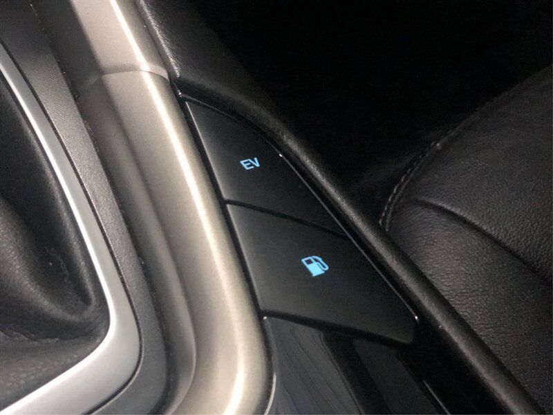 Used 2014 Ford Fusion Energi SE FWD image 26