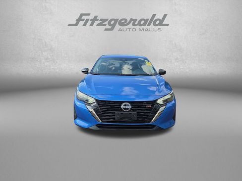 Used 2025 Nissan Sentra SR FWD image 2