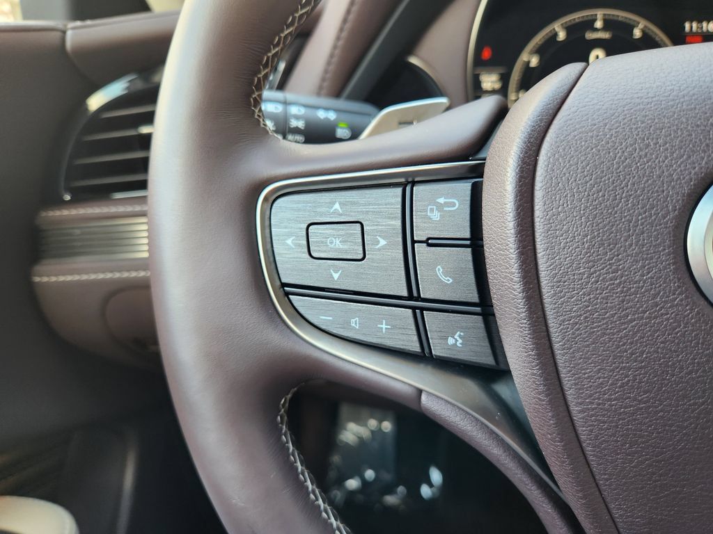 Used 2020 Lexus LS 500 w/ Accessory Package (Z2) RWD image 29
