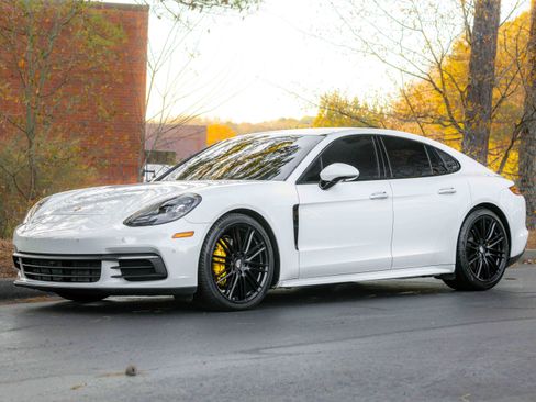 Used 2017 Porsche Panamera image 54