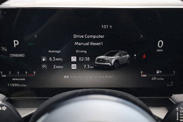 Used 2025 Nissan Kicks SR FWD image 19