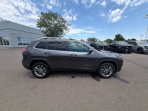 Used 2019 Jeep Cherokee Latitude Plus w/ Comfort/Convenience Group AWD/4WD image 9
