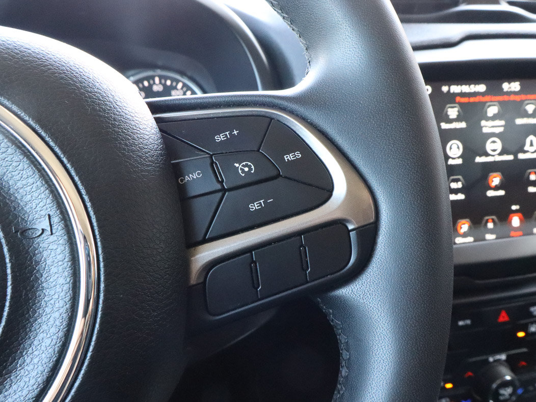Used 2022 Jeep Renegade Latitude AWD/4WD image 26