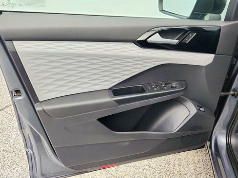 Used 2022 Volkswagen Taos S image 10