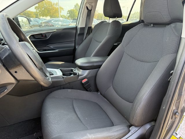 Used 2020 Toyota RAV4 LE FWD image 22