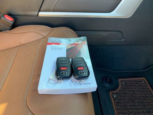 New 2026 Toyota Tundra Limited AWD/4WD image 9