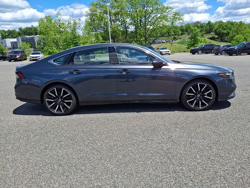 Used 2024 Honda Accord Touring image 7