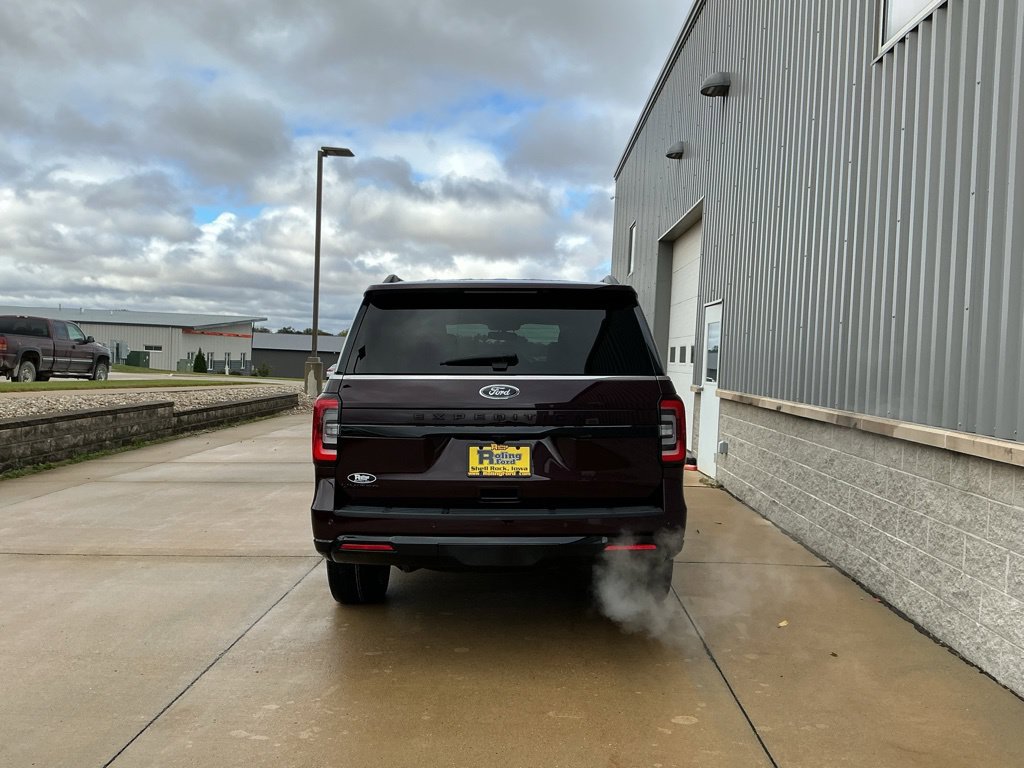 Used 2024 Ford Expedition Limited AWD/4WD image 5