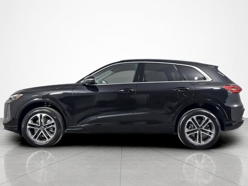 Used 2025 Audi Q5 Premium w/ 19" Wheel Package AWD/4WD image 2