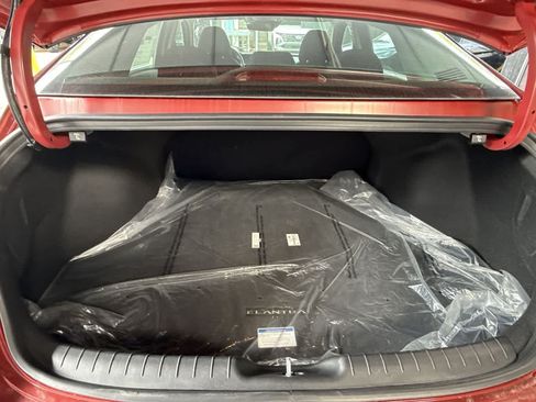 Used 2026 Hyundai Elantra SE FWD image 25