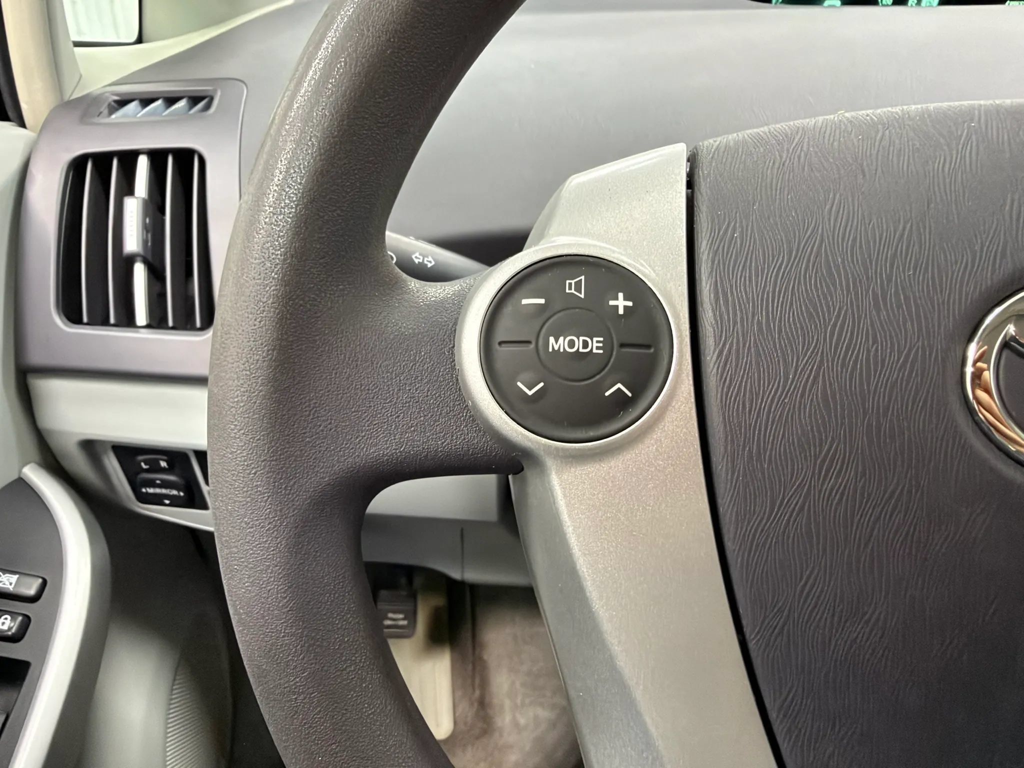 Used 2011 Toyota Prius Two FWD image 25