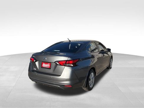 Used 2021 Nissan Versa S image 5