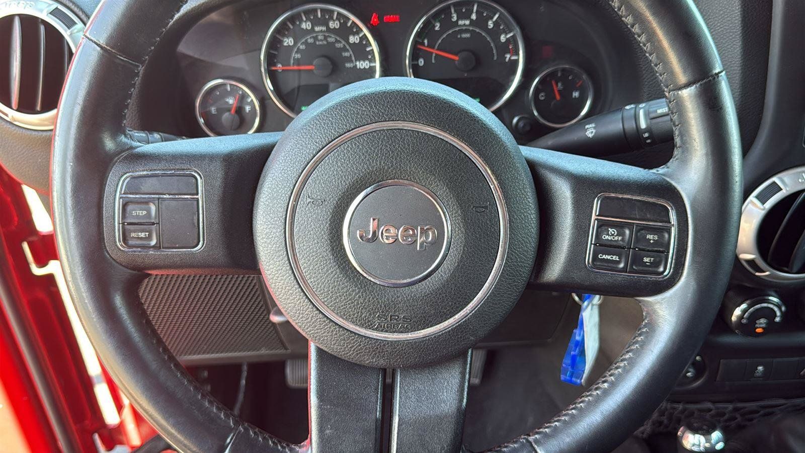 Used 2015 Jeep Wrangler Unlimited Rubicon w/ Max Tow Package AWD/4WD image 12