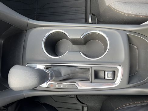 Used 2022 Chevrolet Equinox LT w/ LPO, Floor Liner Package image 15