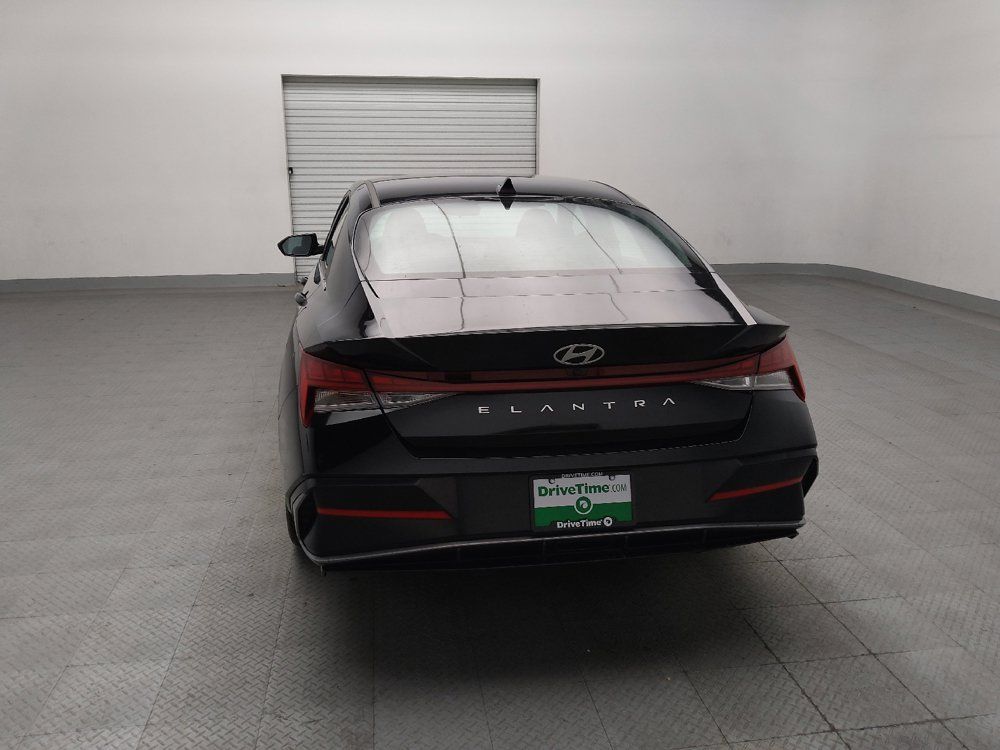 Used 2025 Hyundai Elantra SEL FWD image 6