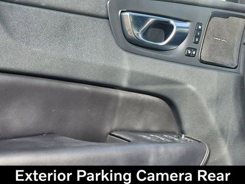 Certified 2023 Volvo XC60 B6 Ultimate w/ Protection Package Premier image 11