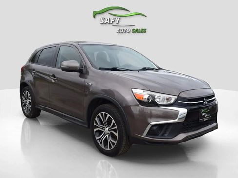 Used 2018 Mitsubishi Outlander Sport ES image 2