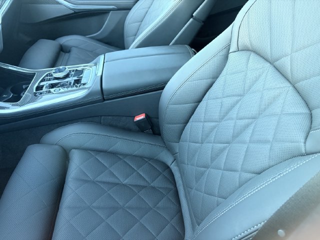 Used 2026 BMW X5 M60i AWD/4WD image 8