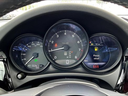 Used 2023 Porsche Macan AWD/4WD image 13