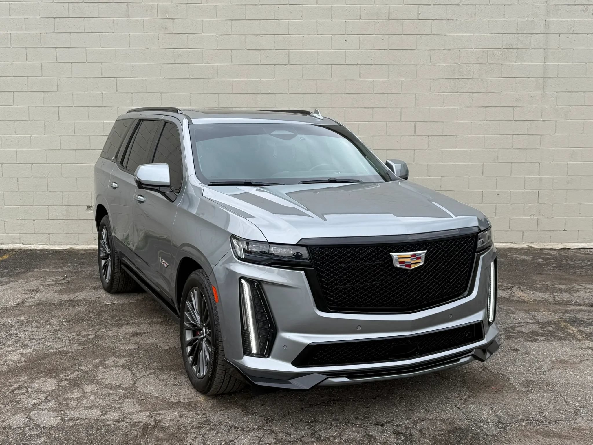 Used 2023 Cadillac Escalade V AWD/4WD image 15