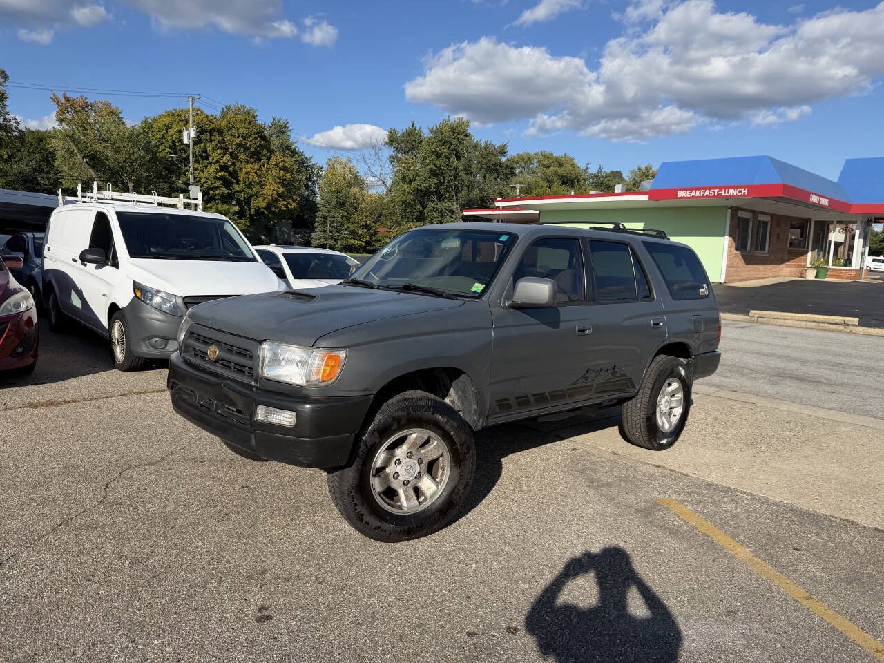 Used 1997 Toyota 4Runner SR5 w/ Sport Seat Pkg RWD image 2