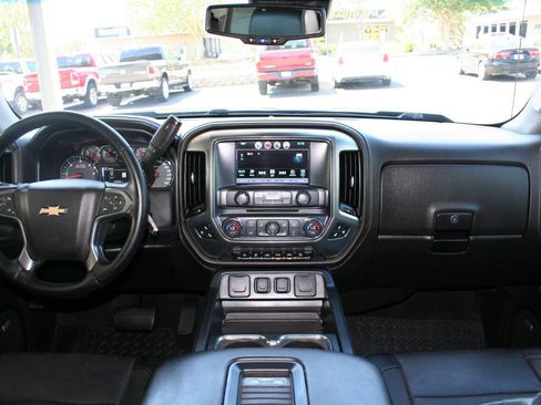 Used 2017 Chevrolet Silverado 1500 LTZ Z71 w/ LTZ Plus Package AWD/4WD image 14