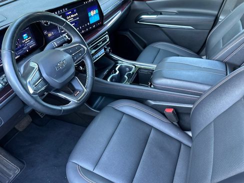 Used 2025 Chevrolet Traverse Z71 AWD/4WD image 9